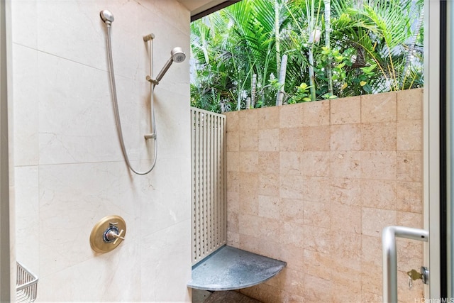 4498 Pahoa Ave, Honolulu, HI 96816 - bathroom with tiled shower