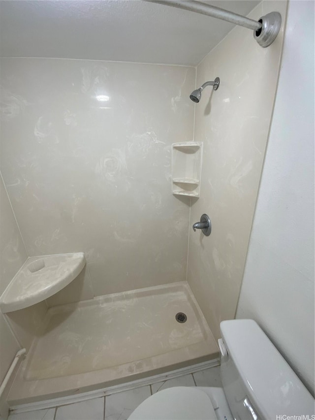 98-501 Koauka Loop Unit A1008, Aiea, HI 96701 - bathroom featuring toilet and a shower
