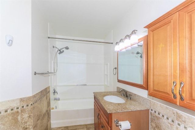 91-233 Hanapouli Cir Unit 29C, Ewa Beach, HI 96706 - full bathroom with vanity and  shower combination
