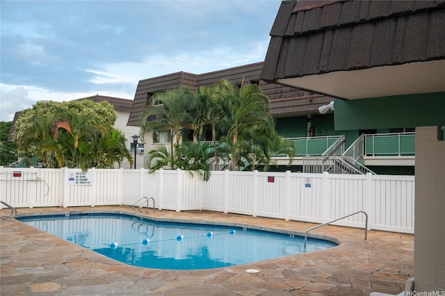 4280 Salt Lake Blvd Unit D23, Honolulu, HI 96818 - community pool with stairs