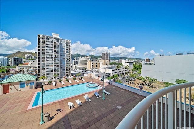 801 S King St Unit 1109, Honolulu, HI 96813 - community pool with a view of city