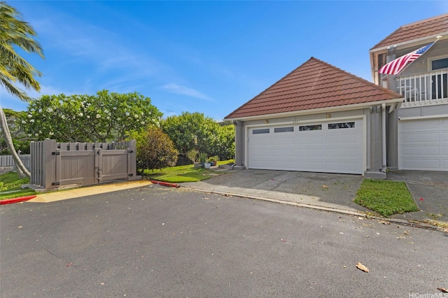 515 Keolu Dr Unit H, Kailua, HI 96734 - garage with a gate