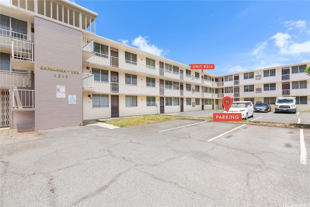 1519 Kaumualii St Unit 316, Honolulu, HI 96817 - view of apartment building / complex with uncovered parking