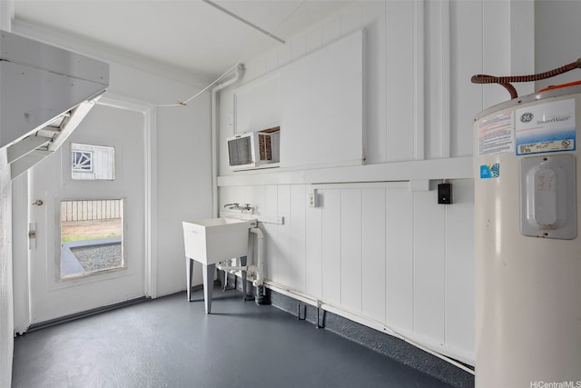 41-179 Nalu St, Waimanalo, HI 96795 - interior space featuring electric water heater