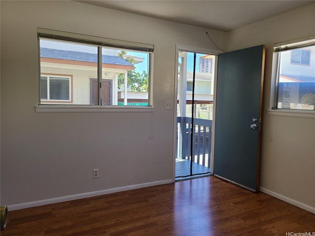 2317 Lime St Unit 2317, Honolulu, HI 96826 - foyer entrance with wood finished floors and baseboards