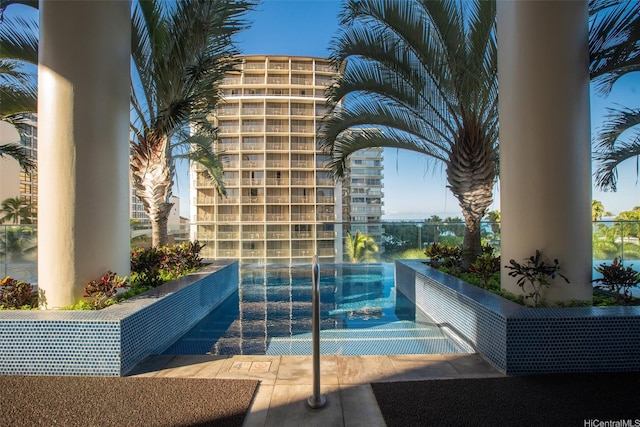 223 Saratoga Rd Unit 2203, Honolulu, HI 96815 - view of pool