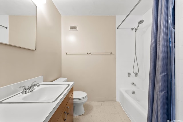 1519 Nuuanu Ave Unit 1044, Honolulu, HI 96817 - full bath featuring toilet, vanity, shower / bath combo with shower curtain, baseboards, and tile patterned floors