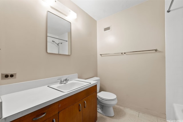 1519 Nuuanu Ave Unit 1044, Honolulu, HI 96817 - full bath with vanity, toilet, and baseboards