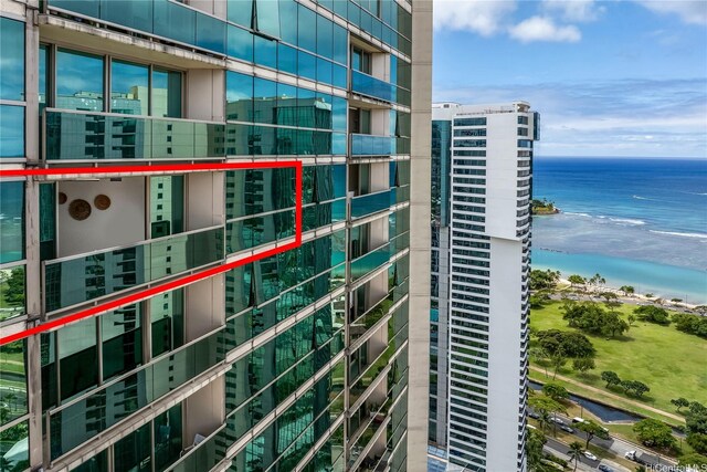 1177 Queen St Unit 4306, Honolulu, HI 96814 - view of building exterior with a water view and a city view