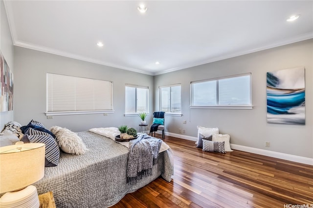 1011-L Alewa Dr, Honolulu, HI 96817 - bedroom featuring wood finished floors, ornamental molding, and recessed lighting
