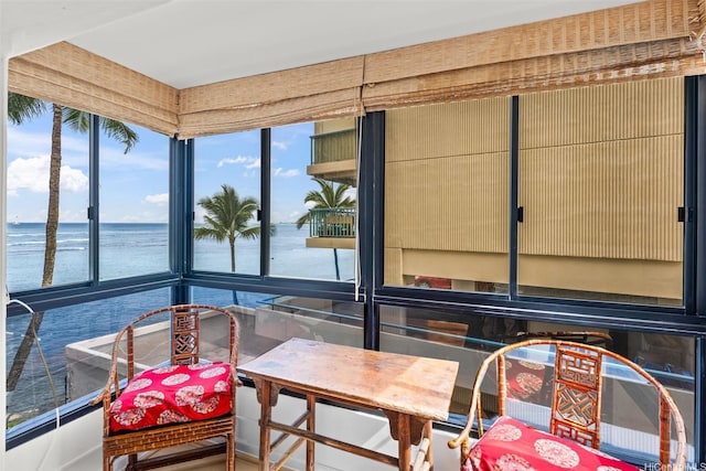 2893 Kalakaua Ave Unit 3, Honolulu, HI 96815 - sunroom featuring a water view