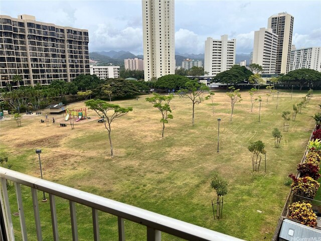 909 Ala Lilikoi St Unit 505, Honolulu, HI 96818 - view of yard featuring a city view