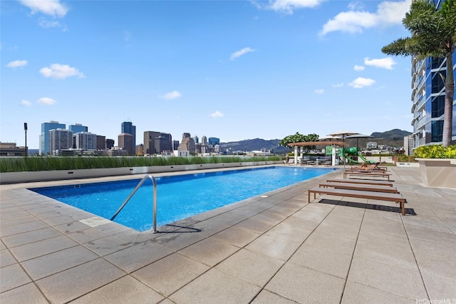 555 S St Unit 2201, Honolulu, HI 96813 - community pool featuring a skyline view and a patio area