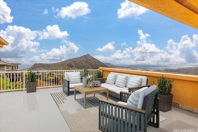 1062 Hoa St, Honolulu, HI 96825 - view of patio / terrace with outdoor lounge area and a mountain view