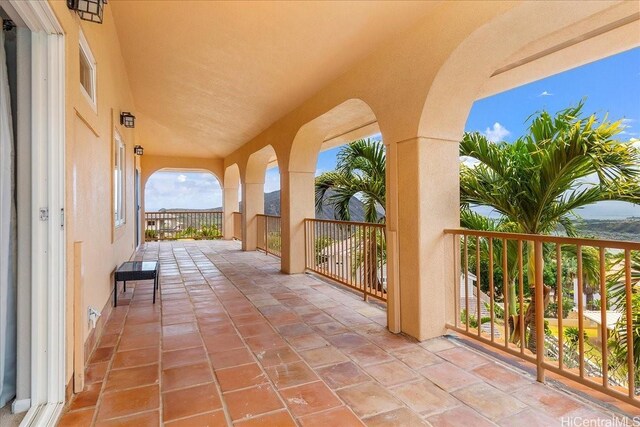 1062 Hoa St, Honolulu, HI 96825 - view of patio featuring a balcony