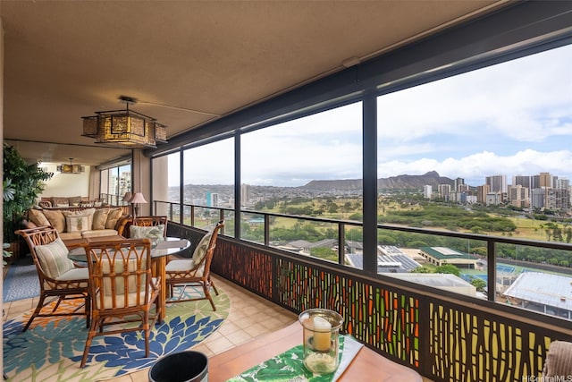 583 Kamoku St Unit Dh2303, Honolulu, HI 96826 - sunroom with a mountain view