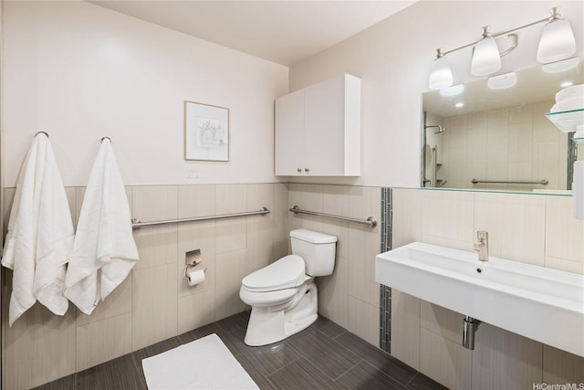1226 Kahili St, Kailua, HI 96734 - full bathroom with tile walls and a shower