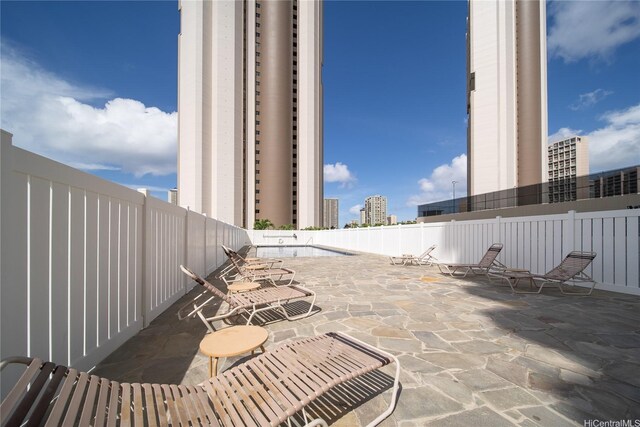 2525 Date St Unit 405, Honolulu, HI 96826 - view of patio / terrace