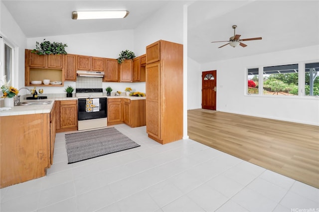 94-1072 Lumi St, Waipahu, HI 96797 - photo 1
