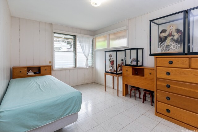 1968 10th Ave, Honolulu, HI 96816 - bedroom with wooden walls