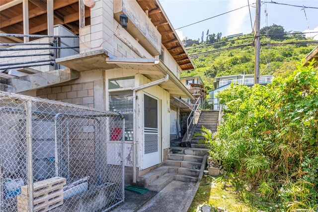 1968 10th Ave, Honolulu, HI 96816 - view of side of property featuring stairs