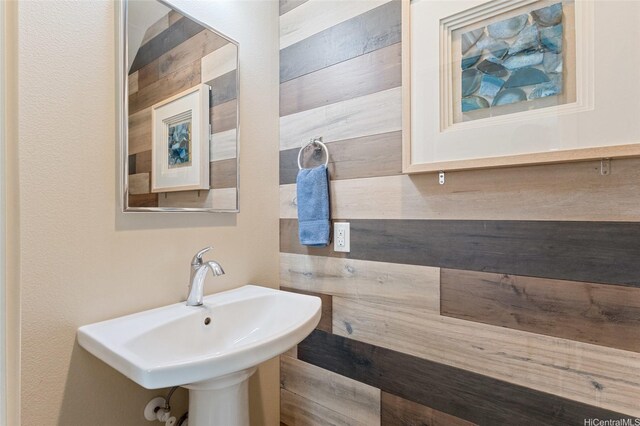 91-1159 Kamakana St Unit 818, Ewa Beach, HI 96706 - bathroom featuring a sink