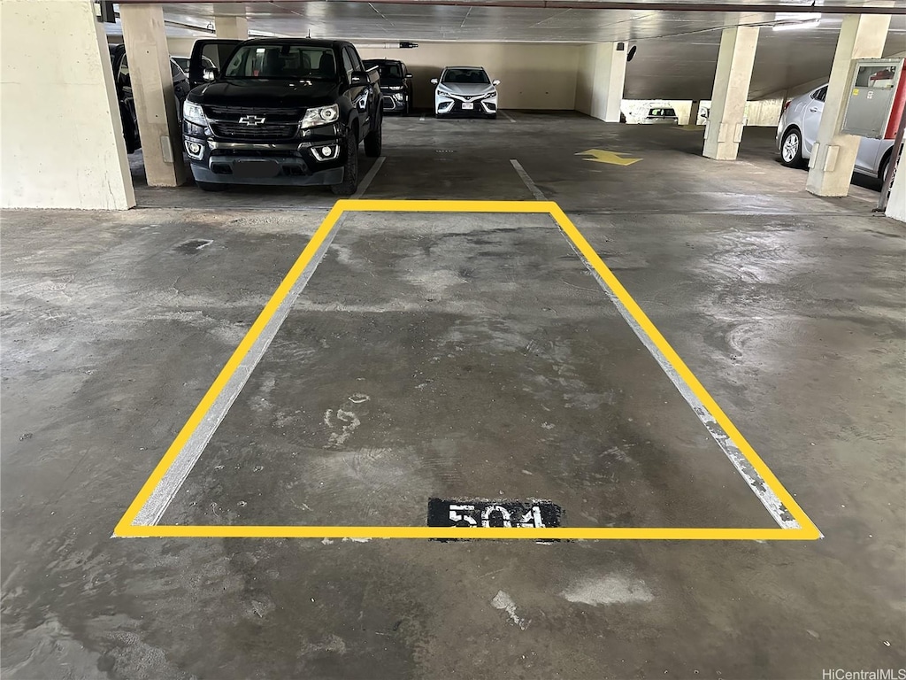 2345 Ala Wai Blvd Unit 504, Honolulu, HI 96815 - view of parking garage