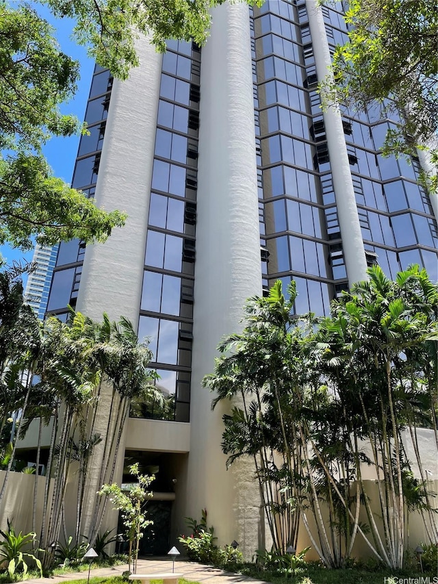 930 Kaheka St Unit 1703, Honolulu, HI 96814 - view of apartment building / complex