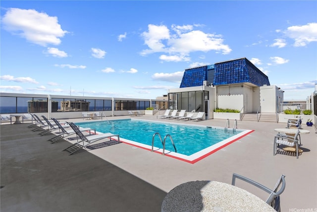 400 Hobron Ln Unit 1215, Honolulu, HI 96815 - community pool with a patio