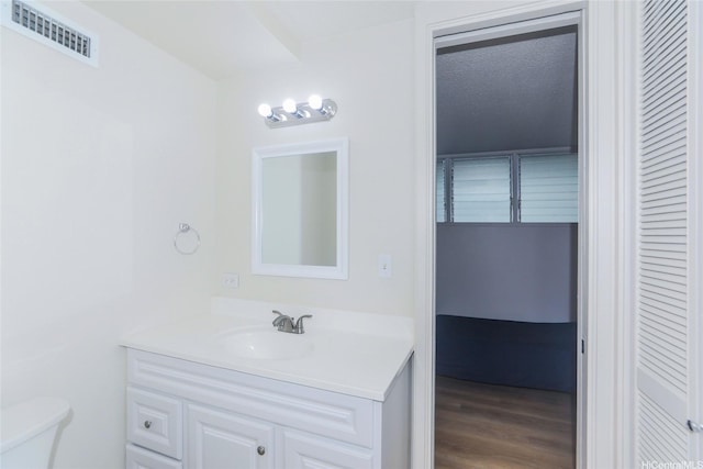 780 Amana St Unit 205, Honolulu, HI 96814 - photo 1