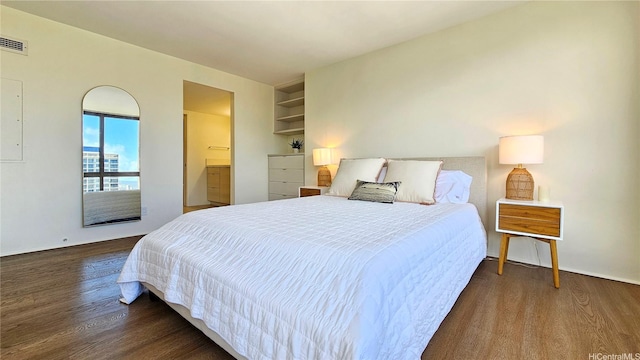 1910 Ala Moana Blvd Unit 32E, Honolulu, HI 96815 - bedroom with wood finished floors and baseboards