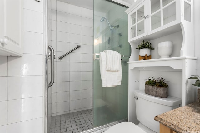 425 Ena Rd Unit Ph3B, Honolulu, HI 96815 - full bathroom featuring a shower stall, toilet, and vanity