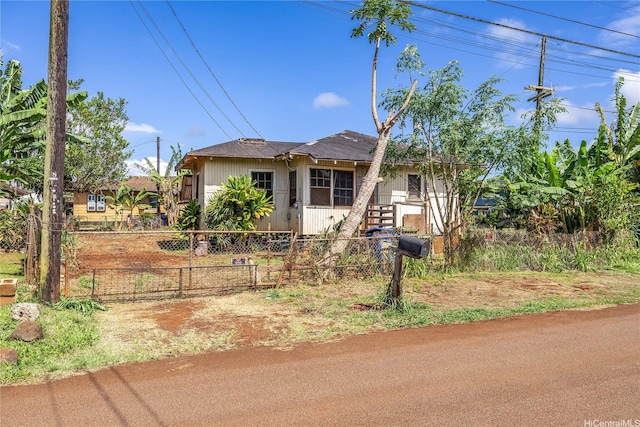 1328 Aheahe Ave, Wahiawa, HI 96786 - bungalow with a fenced front yard