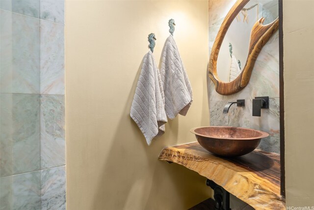 666 Prospect St Unit I502, Honolulu, HI 96813 - bathroom with a sink