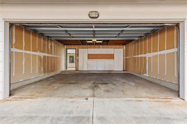 91-1022 Kaikauhaa St, Ewa Beach, HI 96706 - view of garage