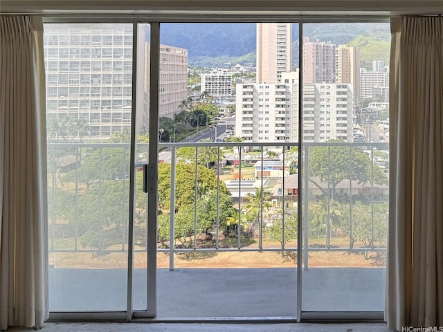 2115 Ala Wai Blvd Unit 1205, Honolulu, HI 96815 - entryway featuring a view of city