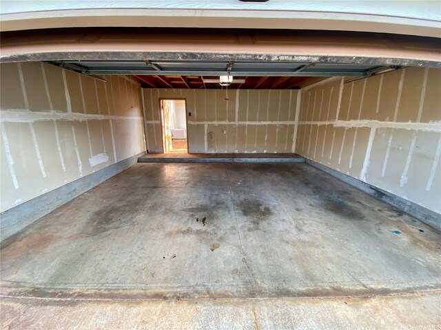 91-1008 Kaiopua St Unit M2, Ewa Beach, HI 96706 - garage with a garage door opener