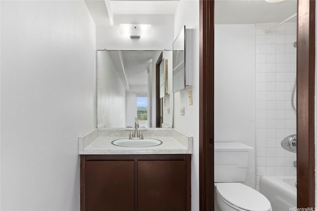 1333 Heulu St Unit 901, Honolulu, HI 96822 - full bath featuring vanity, toilet, and shower / washtub combination
