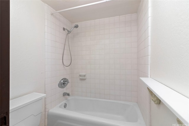 1333 Heulu St Unit 901, Honolulu, HI 96822 - full bathroom with toilet and washtub / shower combination