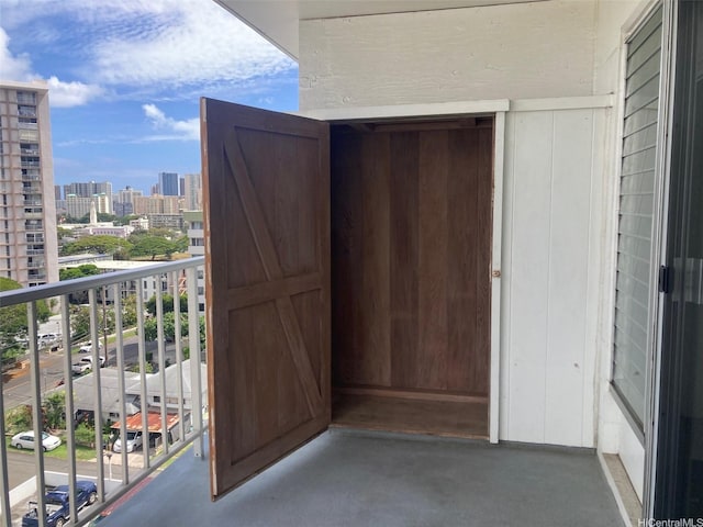 1333 Heulu St Unit 901, Honolulu, HI 96822 - balcony with a view of city