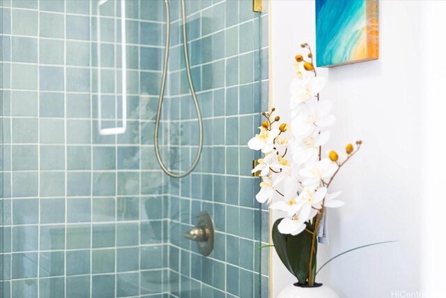 2463 Kuhio Ave Unit 1109, Honolulu, HI 96815 - bathroom view of tiled shower