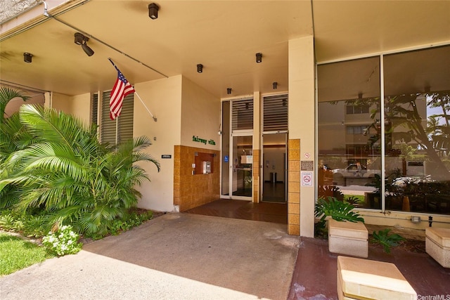 2345 Ala Wai Blvd Unit 2210, Honolulu, HI 96815 - doorway to property featuring stucco siding