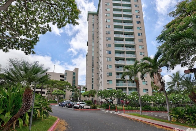 3009 Ala Makahala Pl Unit 214, Honolulu, HI 96818 - view of apartment building / complex