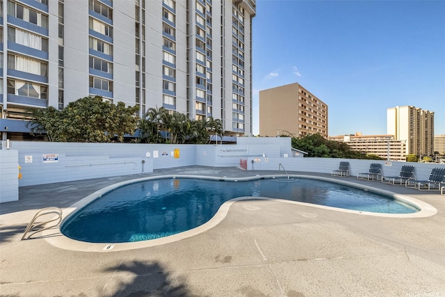 3045 Ala Napuaa Pl Unit 1803, Honolulu, HI 96818 - community pool with a patio