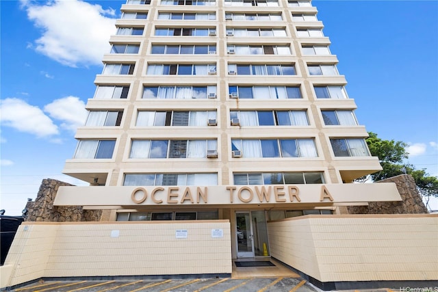 1060 Kamehameha Hwy Unit 801A, Pearl City, HI 96782 - view of apartment building / complex featuring uncovered parking