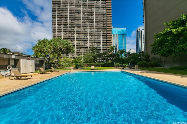 1255 Nuuanu Ave Unit E2804, Honolulu, HI 96817 - view of community pool