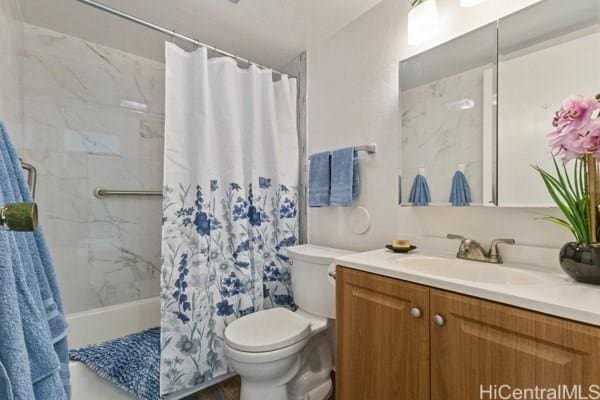 94-333 Hokuahiahi St Unit 103, Mililani, HI 96789 - full bath with vanity and shower / tub combo with curtain