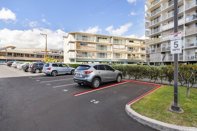 2825 S King St Unit 2403, Honolulu, HI 96826 - view of uncovered parking lot