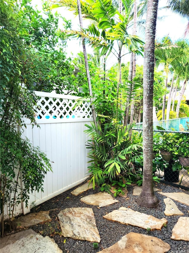 327 Hualani St Unit B, Kailua, HI 96734 - view of yard