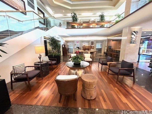 2045 Kalakaua Ave Unit 402, Honolulu, HI 96815 - building lobby with a high ceiling